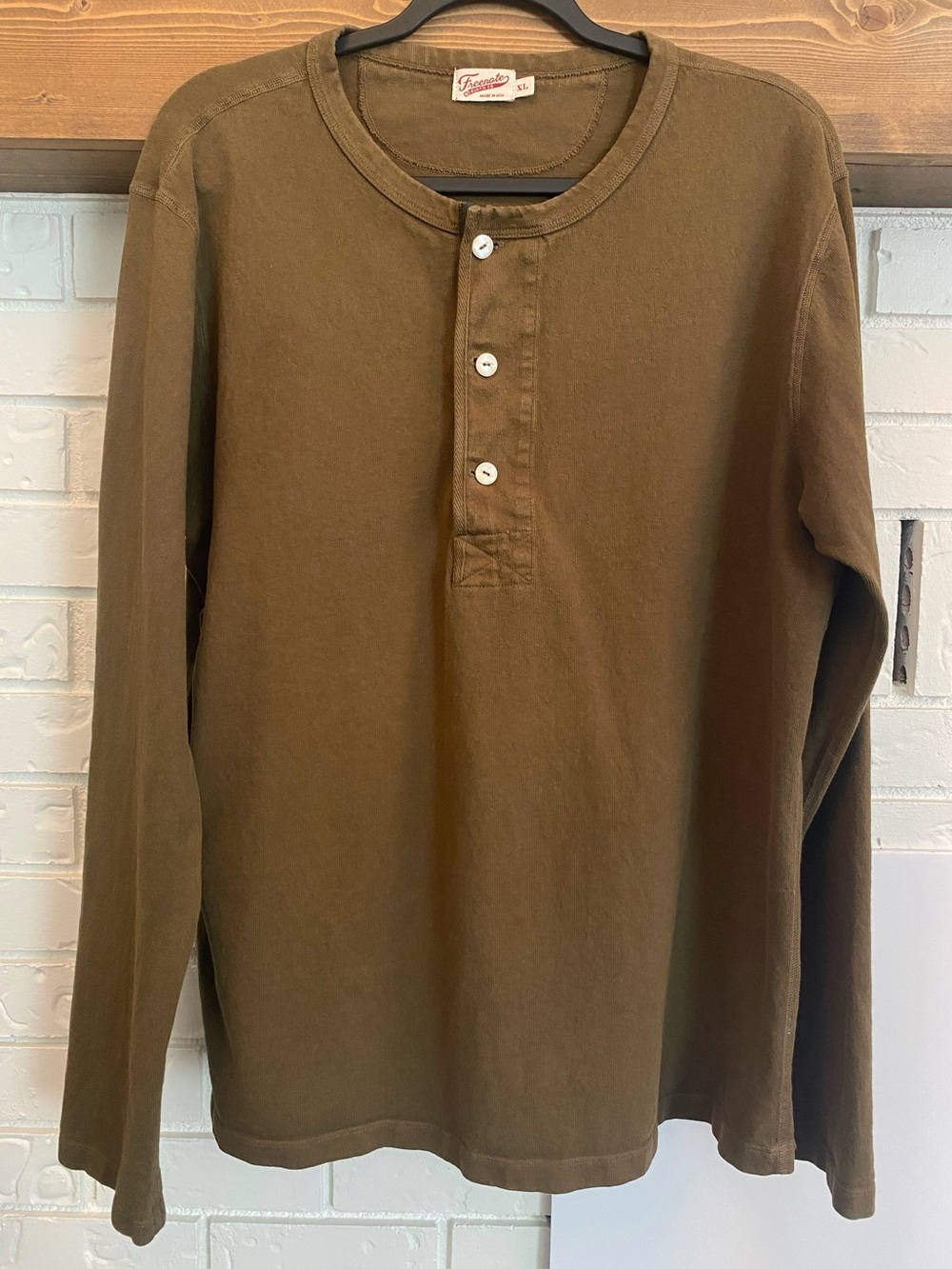 Freenote Cloth Men's Cedar Long-Sleeve Cotton Knit 13 OZ Henley Shirt XL